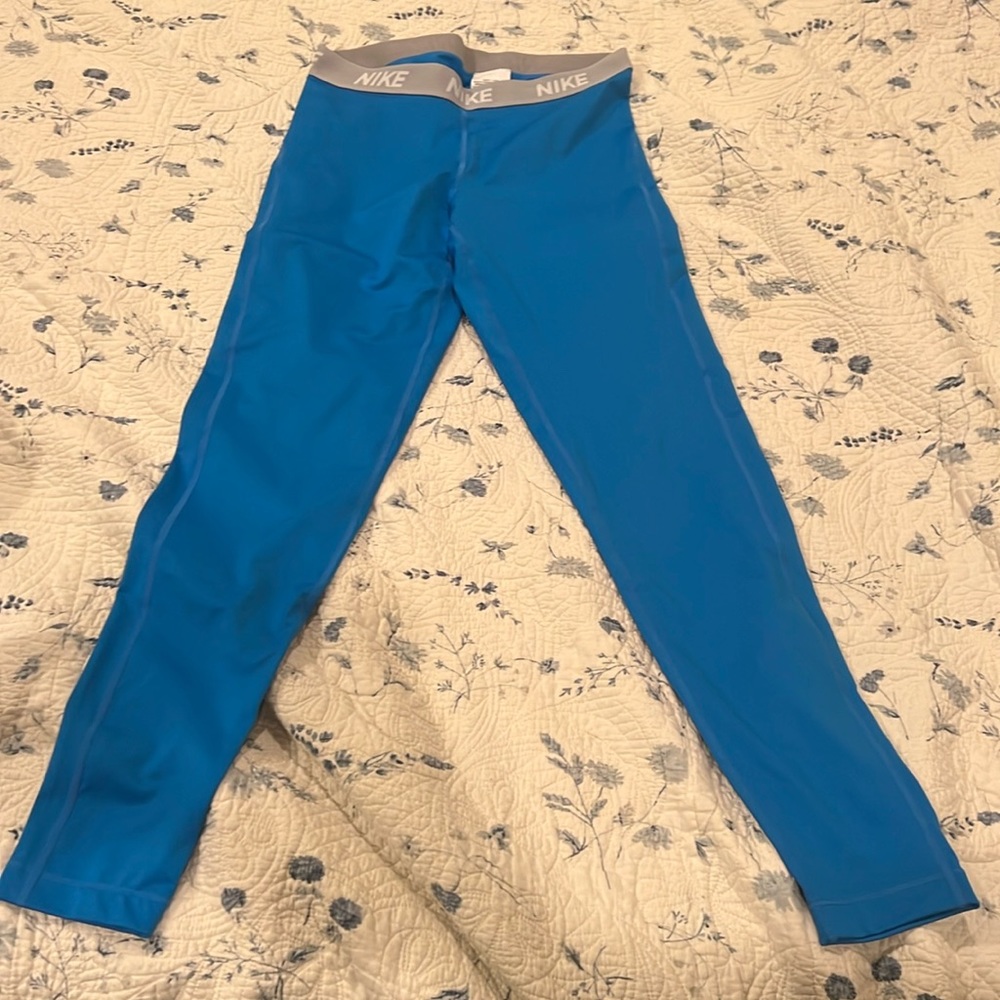 Nike Dri-fit tights, women’s large, like new